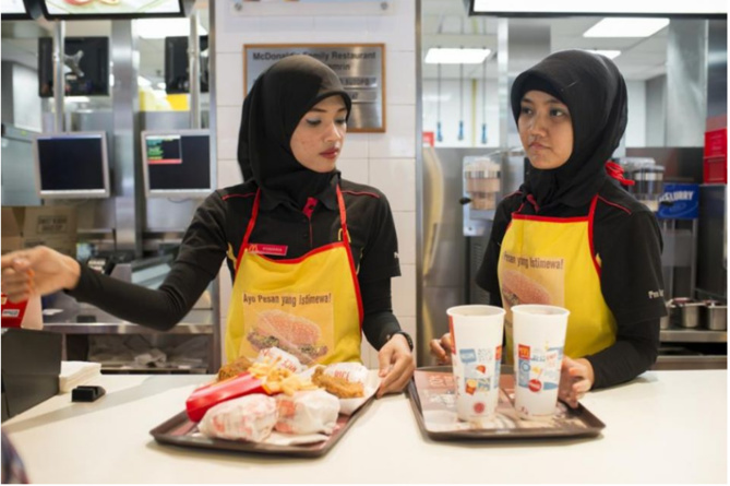 Florence Bergeaud-Blackler : «Le halal est né industriel, fruit du néolibéralisme et du fondamentalisme»