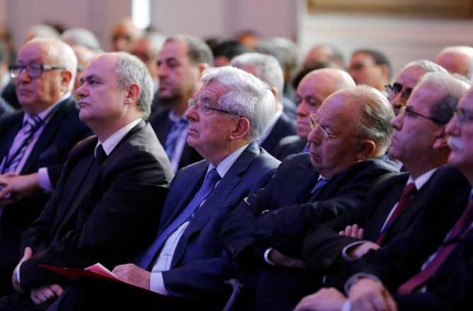 Bruno Le Roux, Jean-Pierre Chevènement et Dalil Boubaker, le 12 décembre 2016 à Paris. / FRANCOIS GUILLOT/AFP