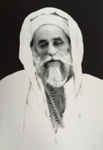 Portrait du Cheikh al 'Alawi en 1928 à Fès (Maroc, photographie privée). Portrait du Cheikh al 'Alawi en 1928 à Fès (Maroc, photographie privée).