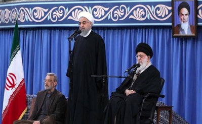 Le président de la Cour suprême, Hassan Rouhani, prend la parole et prononce un discours lors d'une réunion entre l'ayatollah Seyyed Ali Khamenei, dirigeant de la révolution islamique, et les participants à la conférence internationale sur l'unité islamique à Téhéran, le 25 novembre 2018. (Photo IRNA)