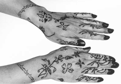 Les mains peintes avec le khiḍâb (C. Schönig)