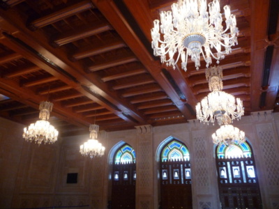 Entre syncrétisme artistique et affirmation d’une identité propre : le décor architectural de la Grande Mosquée Sultan al-Qaboos (Mascate). Partie 1/2