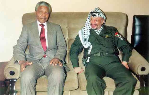 Mandela à Gaza en 1988 avec Yasser Arafat