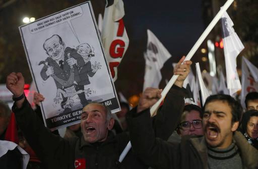 Des manifestants le 27 décembre 2013 à Ankara (AFP, Adem Altan)