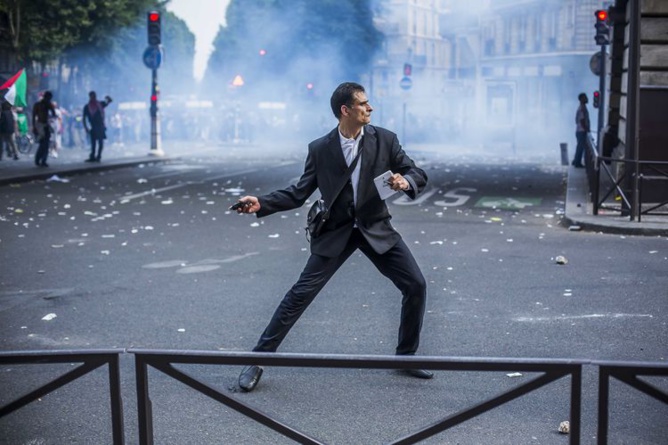 Affrontements lors de la manifestation propalestinienne, à Paris, le 19 juillet. (Photo Laurent Troude pour Libération)