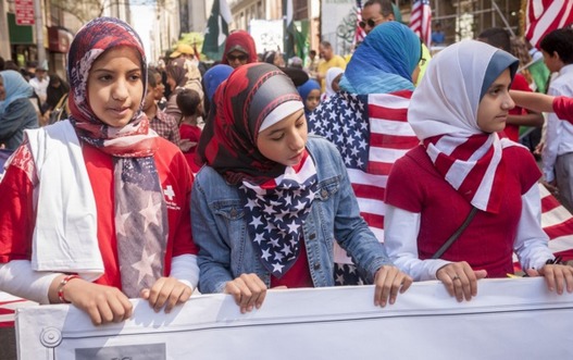 Les musulmans de trois Etats de la région se réunissant sur l'avenue de Madison à New York pour la 29 ème parade annuelle des musulmans américains en septembre. Crédit Photo CORBIS