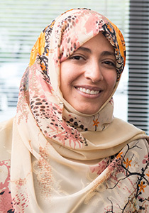 Pionnières par-delà les chaînes. Tawakkol Karman, prix Nobel de la paix Pionnières par-delà les chaînes. Tawakkol Karman, prix Nobel de la paix