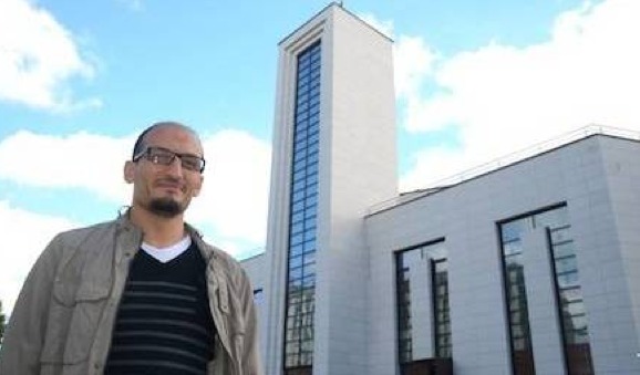 Le président du Conseil des musulmans à Massy aime voir la mosquée écologique prendre forme. © Matthieu Stricot