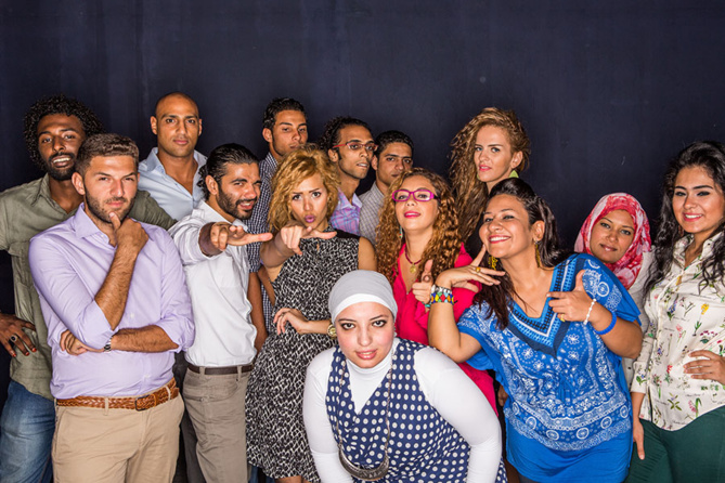 Les 14 finalistes se préparent à participer au show «El Mashrou3», le premier jour du tournage. BAMYAN MEDIA