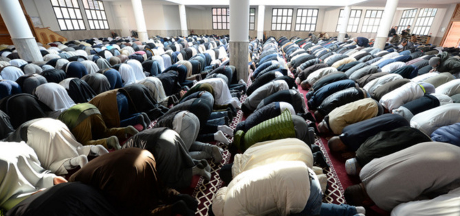 Conversions à l’islam : les chercheurs essaient de comprendre