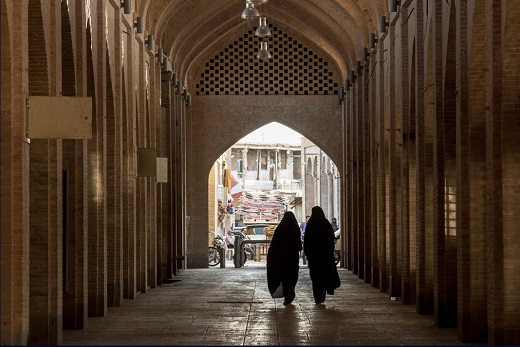 Le voile, sous les fluctuations du regard. Le voile, sous les fluctuations du regard.