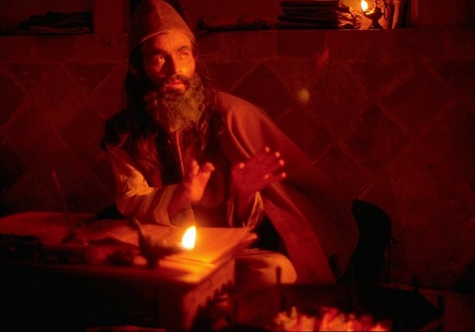 Ghorban Nadjafi dans lr role de A. H. al-Ghazâlî (voir extrait du film ci-dessous)