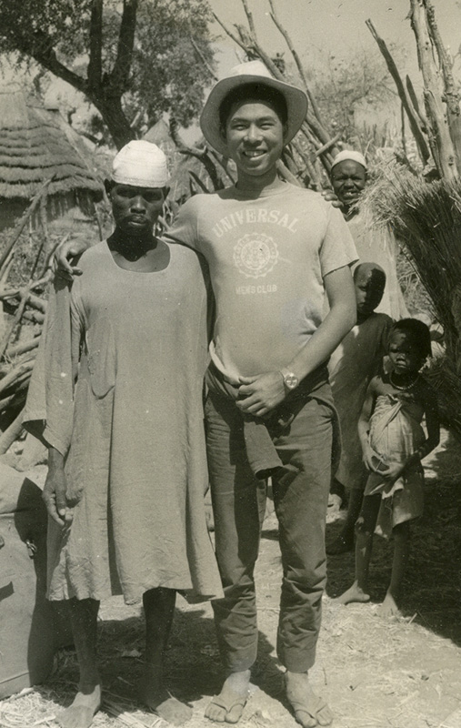 Shimoyama Shigeru au cours de son voyage d’une année en Afrique (avec l’aimable autorisation de Shimoyama Shigeru). Photo Nippon.com.fr