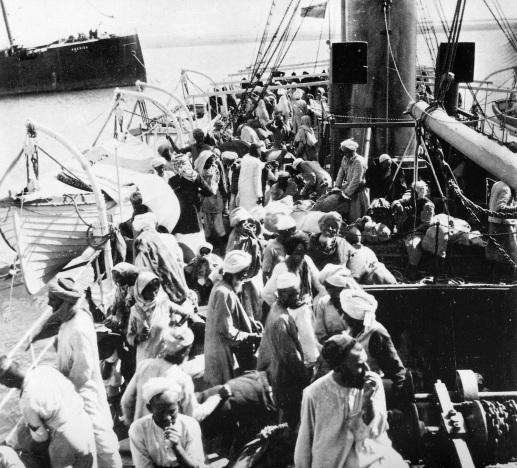 Arrivée des pèlerins dans le port de Djeddah/Cl. Clemow, Royal Geographical Society (1906)/http://books.openedition.org/ifpo