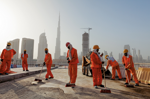 Travailleurs Indiens et Pakistanais à Dubaï. © Jonas Bendiksen
