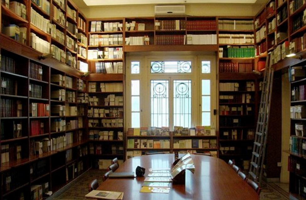 Institut français du Proche-Orient (Ifpo) à Beyrouth, la bibliothèque des études contemporaines. © Ifpo, octobre 2008. Institut français du Proche-Orient (Ifpo) à Beyrouth, la bibliothèque des études contemporaines. © Ifpo, octobre 2008.