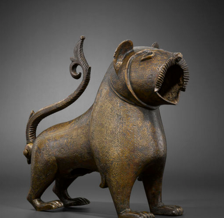 Lion à queue articulée• Crédits : Musée du Louvre, dist. RMN / Hughes Dubois