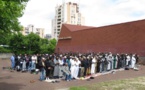 [Le Parisien] Noisy-le-Grand : privé de locaux, les musulmans prient dehors
